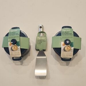 NWT - 2 Small Cast Iron Dutch Ovens  with Stainless Steel Brownie Turner/Spatula